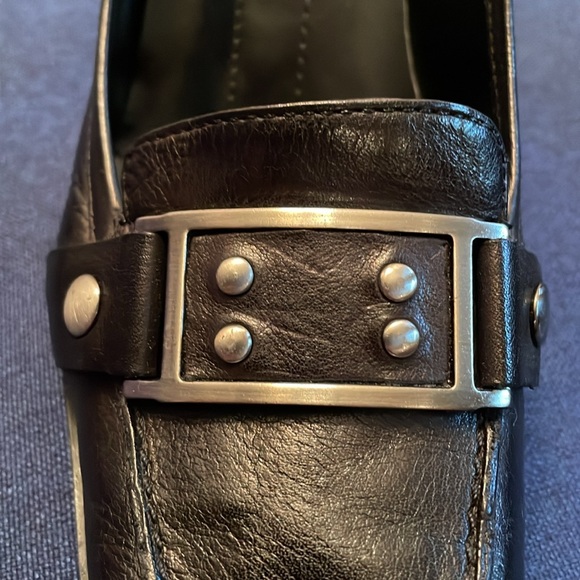 Enzo Angiolini black leather high heeled pump. Size 6. - Picture 8 of 10